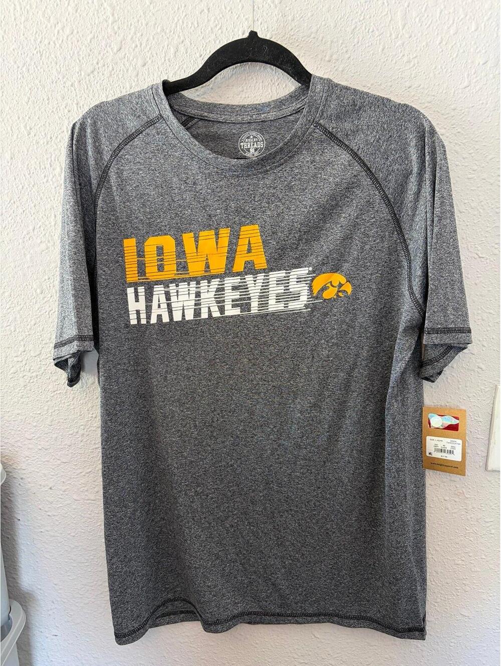 Men's NWT Rivalry Threads Iowa Hawkeeyes Dri Fit Tshirt size L. $18 retail